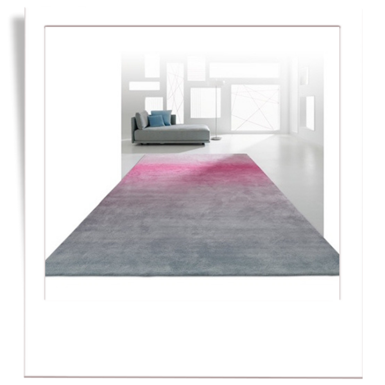 Jab Stardust - kleurverschuivingen in het tapijt. Van donkerpaars naar licht roze.