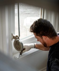 Tony Baert vakman aan het werk in een totaalrenovatie